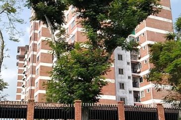 Reno Forest Green Condominium Partially Furnished Bandar Sungai Long For sale