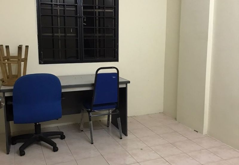 Acorn & Hazel 3R2B Partially Furnished Evergreen Park Condominium @ Bandar Sungai Long For Rent