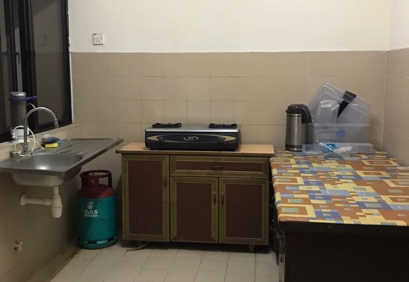 Acorn & Hazel 3R2B Partially Furnished Evergreen Park Condominium @ Bandar Sungai Long For Rent