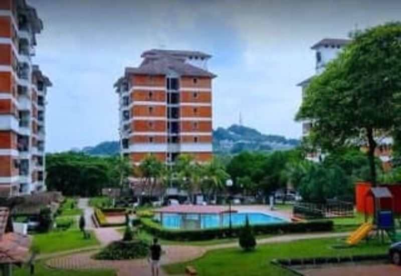 Acorn & Hazel 3R2B Partially Furnished Evergreen Park Condominium @ Bandar Sungai Long For Rent