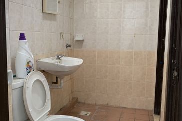 Below Market Near B M C Taman Makmur Semi D House 908k Guarded And Gated Freehold 