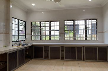 Below Market Near B M C Taman Makmur Semi D House 908k Guarded And Gated Freehold 