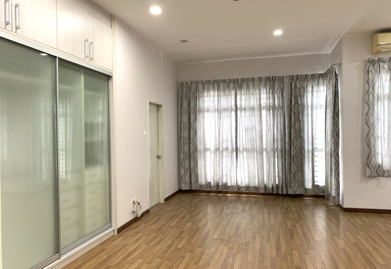 Bukit Sungai Long 3 Exclusive Top Hill  25 x 75   2 sty Superlink Kitchen Fully Extended Gated & Guarded