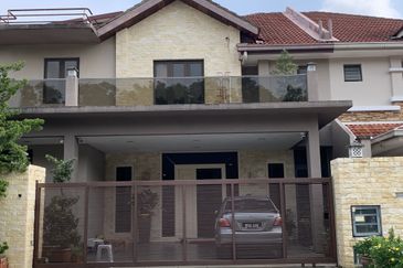 SL 4, Bandar Sungai Long