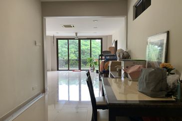 SL 4, Bandar Sungai Long