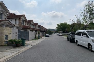 SL 4, Bandar Sungai Long