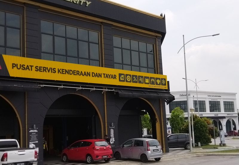 Ivoris @ Eco Majestic