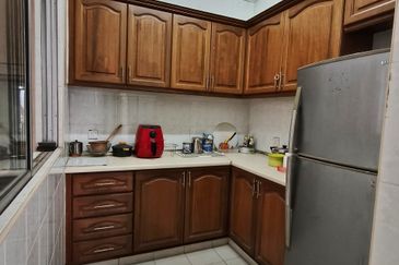 Master Room Forest Green At Bandar Sungai Long For Rent