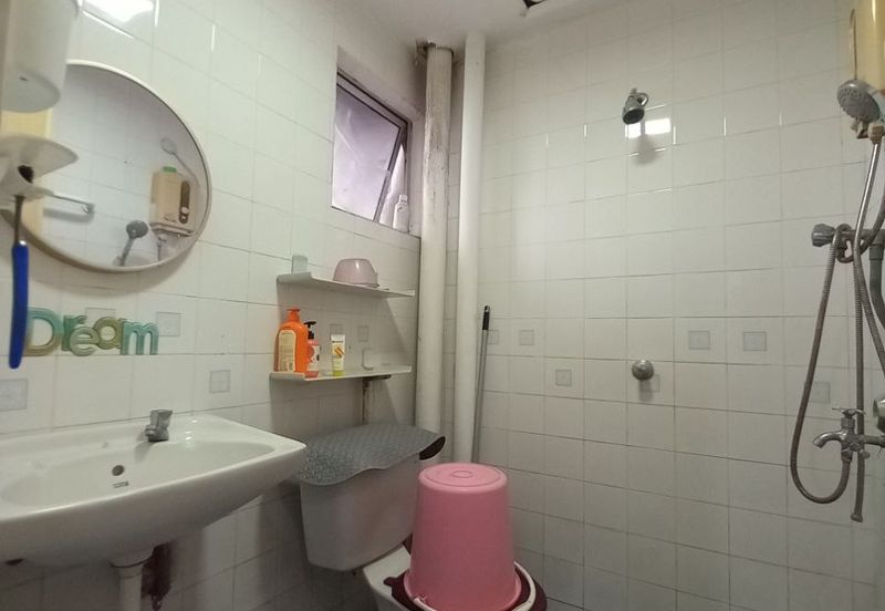 BUMI LOT FOR SALE BELOW MARKET/ FULLY FURNISHED UNIT/KAJANG APARTMENT/LOWER LEVEL WITH LIFT/MUTIARA PERDANA APARTMENT/BANGI