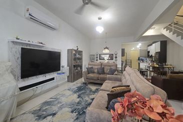 FACING OPEN 3 STOREY TERRACE FOR SALE/WELL MAINTAINED UNIT/BATU CAVES/SELANGOR/BUMI LOT LEASEHOLD/TERRACE HOUSE