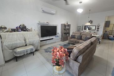 FACING OPEN 3 STOREY TERRACE FOR SALE/WELL MAINTAINED UNIT/BATU CAVES/SELANGOR/BUMI LOT LEASEHOLD/TERRACE HOUSE