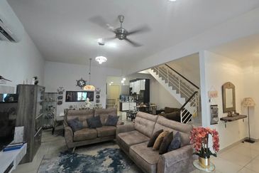 FACING OPEN 3 STOREY TERRACE FOR SALE/WELL MAINTAINED UNIT/BATU CAVES/SELANGOR/BUMI LOT LEASEHOLD/TERRACE HOUSE