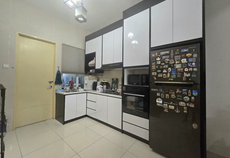 FACING OPEN 3 STOREY TERRACE FOR SALE/WELL MAINTAINED UNIT/BATU CAVES/SELANGOR/BUMI LOT LEASEHOLD/TERRACE HOUSE