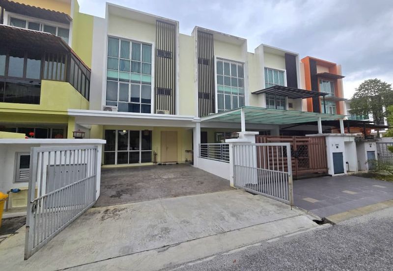 FACING OPEN 3 STOREY TERRACE FOR SALE/WELL MAINTAINED UNIT/BATU CAVES/SELANGOR/BUMI LOT LEASEHOLD/TERRACE HOUSE