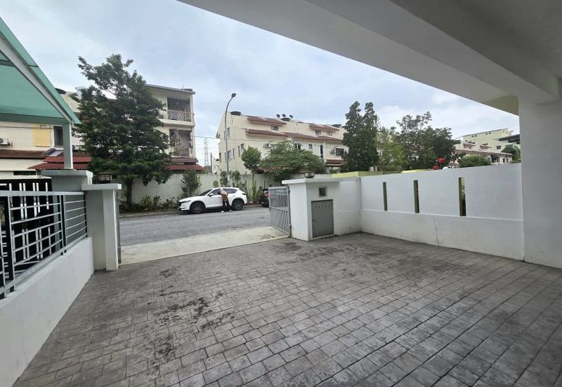FACING OPEN 3 STOREY TERRACE FOR SALE/WELL MAINTAINED UNIT/BATU CAVES/SELANGOR/BUMI LOT LEASEHOLD/TERRACE HOUSE