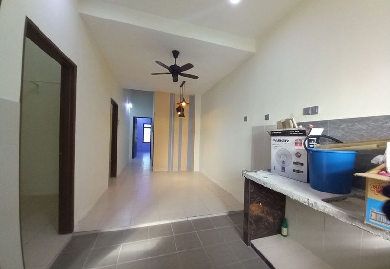 Taman Merpati, Jalan Merpati Putih