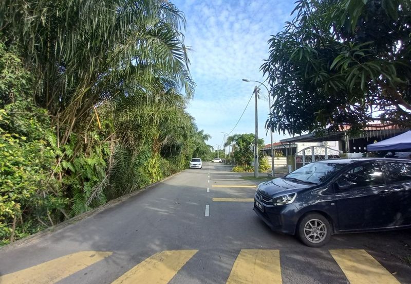 Taman Merpati, Jalan Merpati Putih