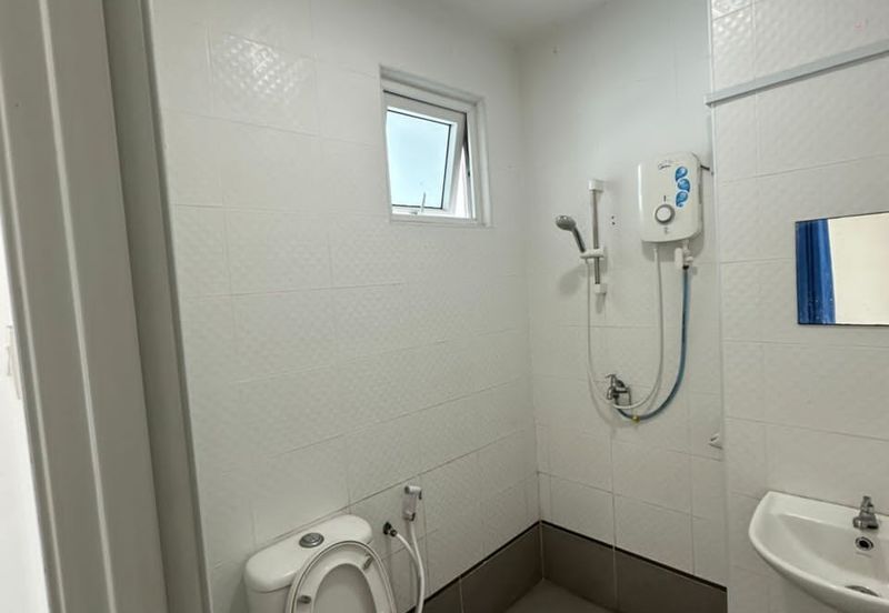 Seasons Luxury Apartments @ Amara Larkin