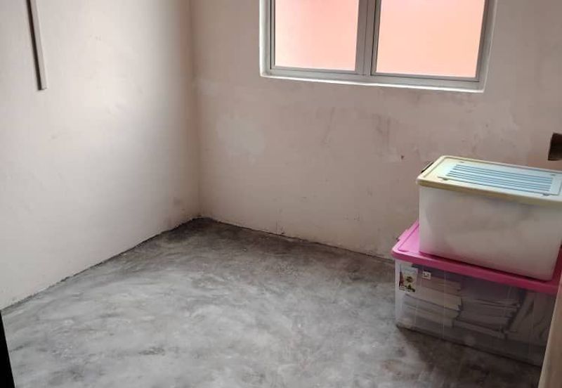 Taman Pulai Utama Flat