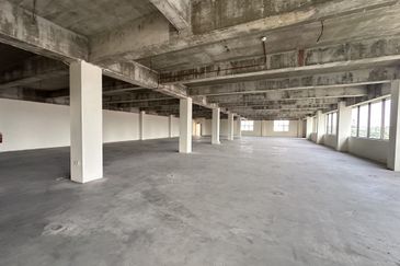 Detached Warehouse for RENT, Jalan Subang 2