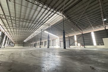 Detached Warehouse for RENT, Jalan Subang 2