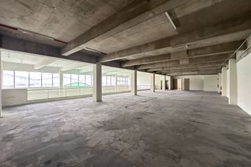 Detached Warehouse for RENT, Jalan Subang 2