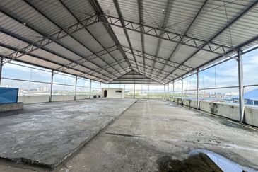 Detached Warehouse for RENT, Jalan Subang 2