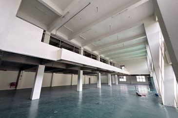 Detached Warehouse for RENT, Jalan Subang 2