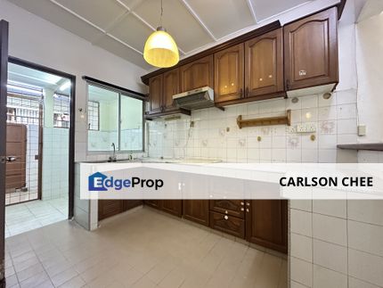 Usj 2, Subang Jaya, 1.5 Storeys house for Sale, Friendly neighbourhood, good facing , Selangor, USJ