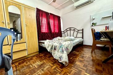 SS17, ss 17, corner house, big land size! perfect for own renovation!