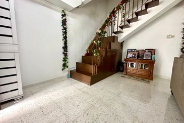 SS17, ss 17, corner house, big land size! perfect for own renovation!