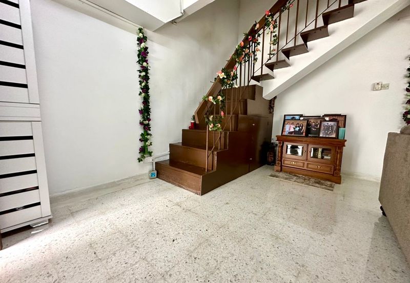 SS17, ss 17, corner house, big land size! perfect for own renovation!