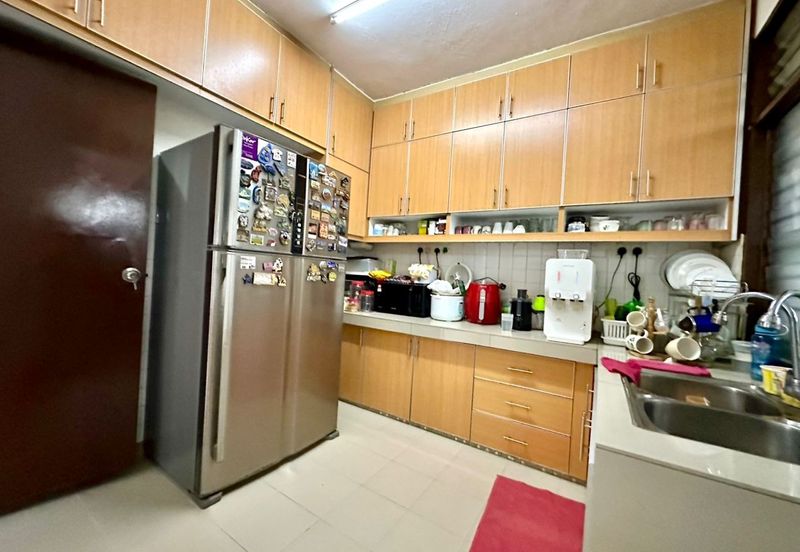 SS17, ss 17, corner house, big land size! perfect for own renovation!