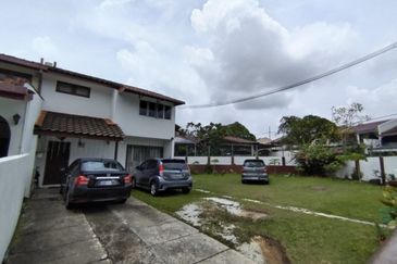 SS17, ss 17, corner house, big land size! perfect for own renovation!