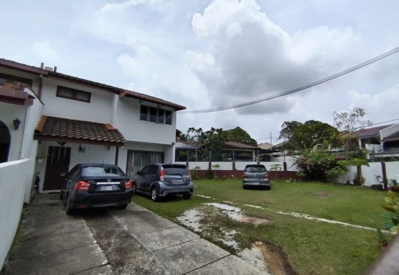 SS17, ss 17, corner house, big land size! perfect for own renovation!