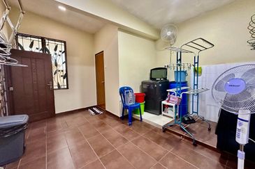 [ 3 Storey ] Usj 3D Bungalow, fully renovated and extended, ready move in condition, gated guarded 