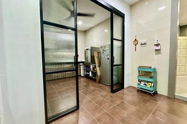 [ 3 Storey ] Usj 3D Bungalow, fully renovated and extended, ready move in condition, gated guarded 