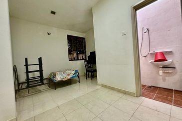 [ 3 Storey ] Usj 3D Bungalow, fully renovated and extended, ready move in condition, gated guarded 