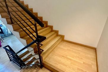 [ 3 Storey ] Usj 3D Bungalow, fully renovated and extended, ready move in condition, gated guarded 