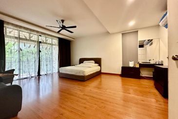 [ 3 Storey ] Usj 3D Bungalow, fully renovated and extended, ready move in condition, gated guarded 