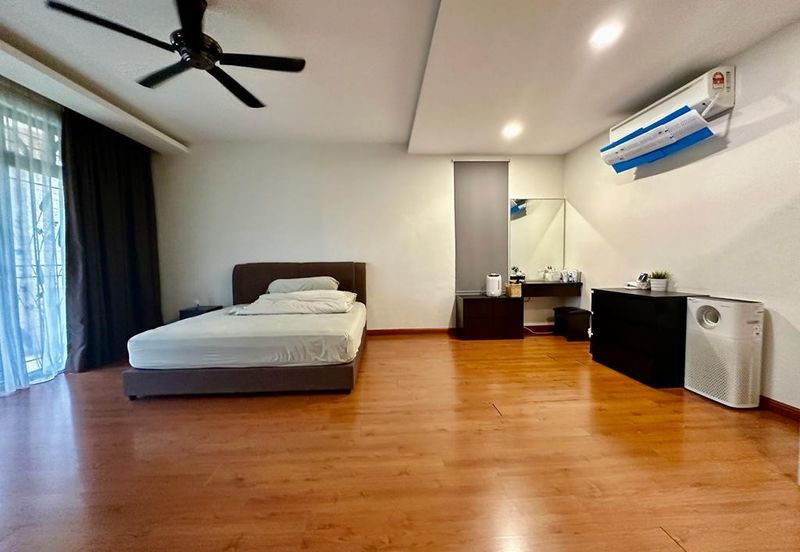 [ 3 Storey ] Usj 3D Bungalow, fully renovated and extended, ready move in condition, gated guarded 