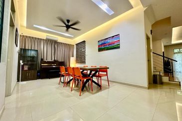 [ 3 Storey ] Usj 3D Bungalow, fully renovated and extended, ready move in condition, gated guarded 