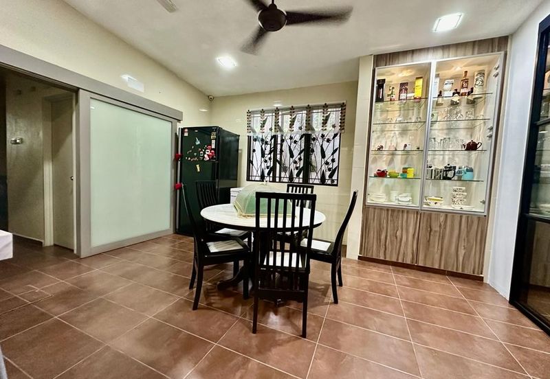 [ 3 Storey ] Usj 3D Bungalow, fully renovated and extended, ready move in condition, gated guarded 