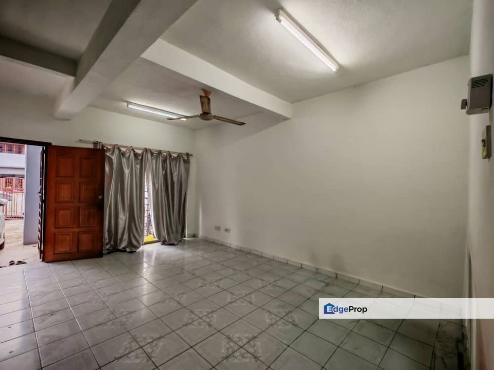 Usj 2 double story for sale , Selangor, USJ