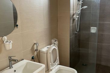 Adria Residence @ Gravit8