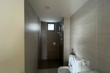 Adria Residence @ Gravit8