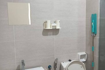 Gravit8 @ Klang South