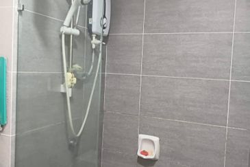 Gravit8 @ Klang South