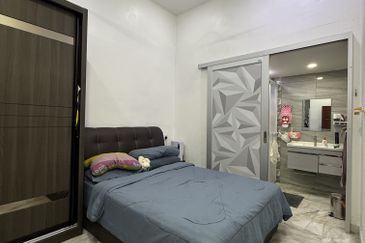 Taman Tepi Sungai ( Taman Teluk Pulai Indah )