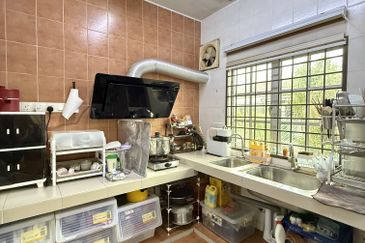 Taman Tepi Sungai ( Taman Teluk Pulai Indah )